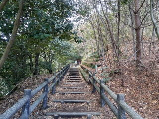 越木岩神社北BS登山口