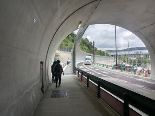 トンネル