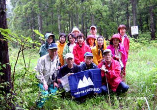 ���q���J����