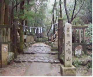 ���R����