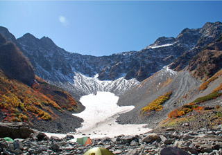 �J�[������O��E����