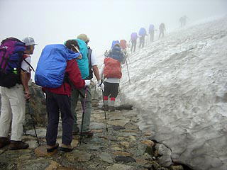 ��k���g���[�o�[�X