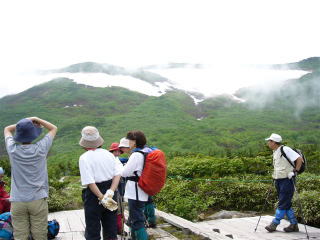 ��Ɗx�̐�k�𒭂߂�