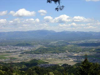 �M������ʁA�鎭�̎R�X